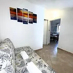 Mirto Beachside - 2br - Wi-fi - Ac - 100m From The - Bbq - Parking *