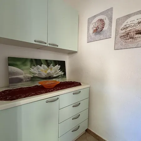 Feriehus Mirto - 2br - Wi-fi - Ac - 100m -parking Budoni